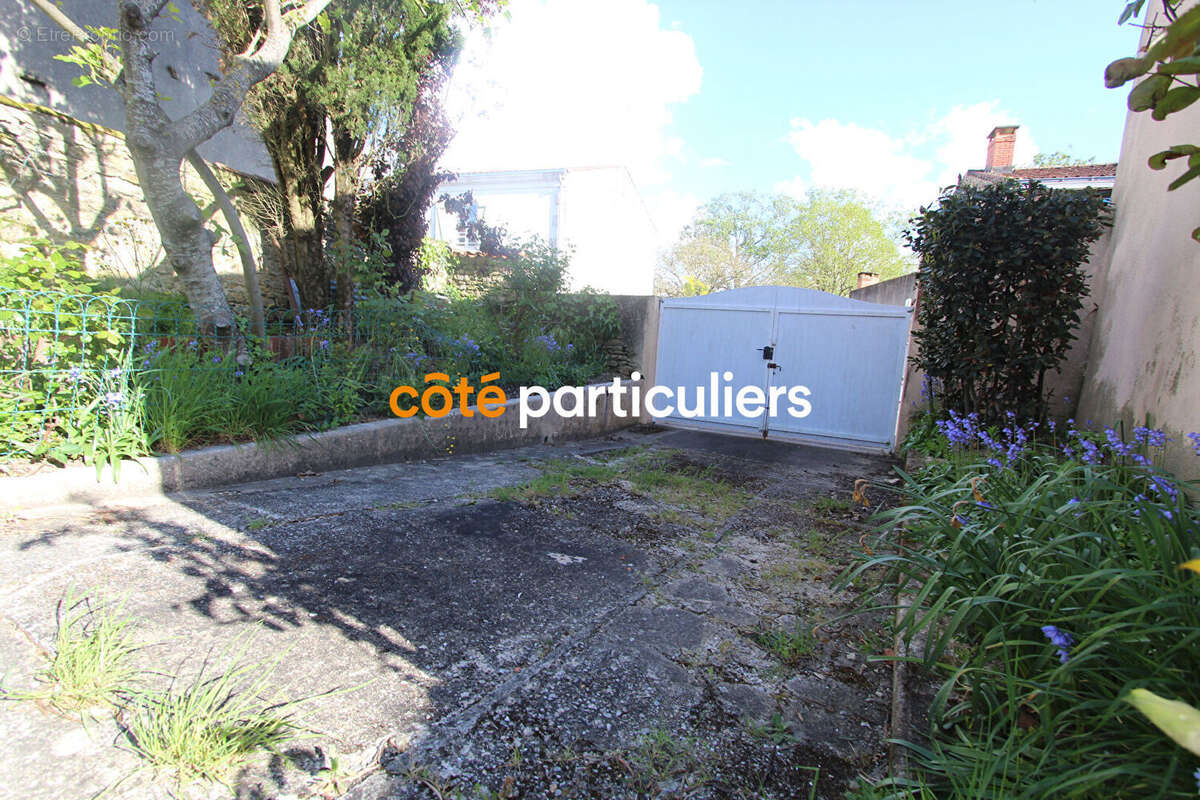 Maison à SAINT-MICHEL-EN-L&#039;HERM