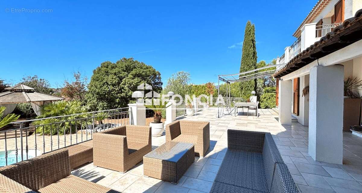 Villa de prestige avec piscine chauffée et grande terrasse - photo 8
