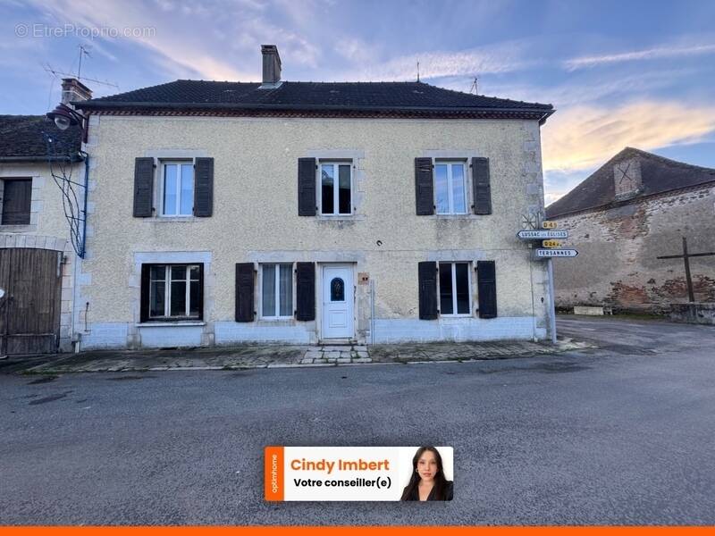 Maison à VERNEUIL-MOUSTIERS