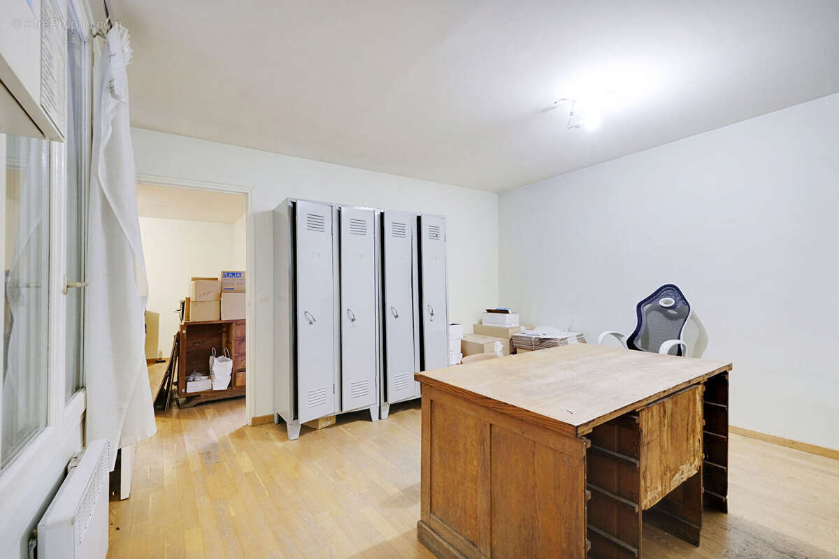 Commerce à PARIS-10E