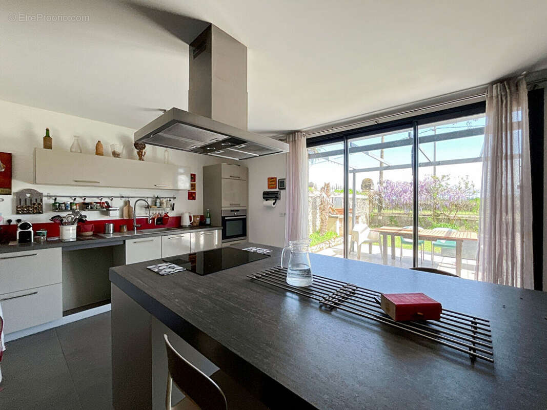 Maison à PUJOLS-SUR-CIRON