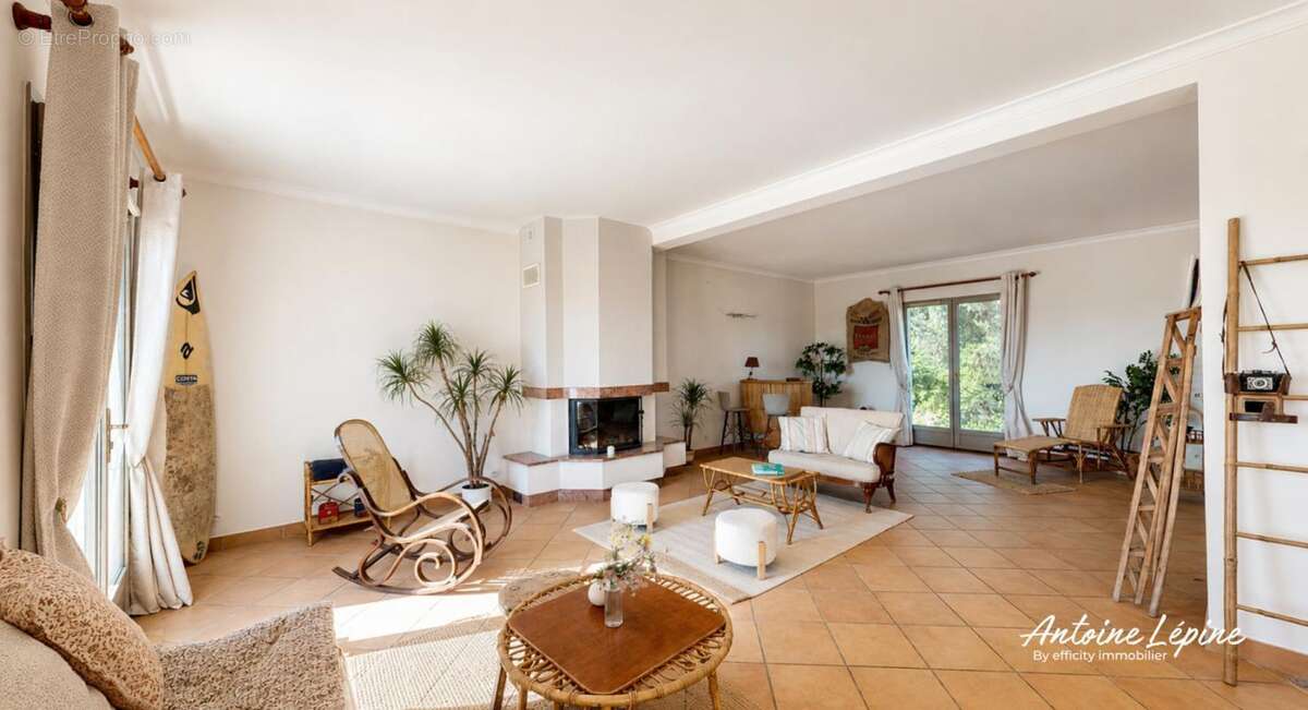 Maison 195 m² à Lachassagne  - photo 10