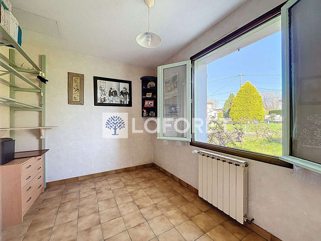 Maison à SECONDIGNY