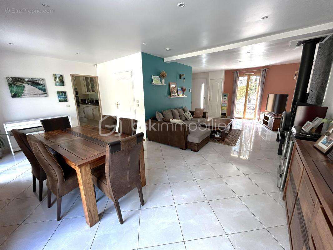 Maison à SAINTRY-SUR-SEINE