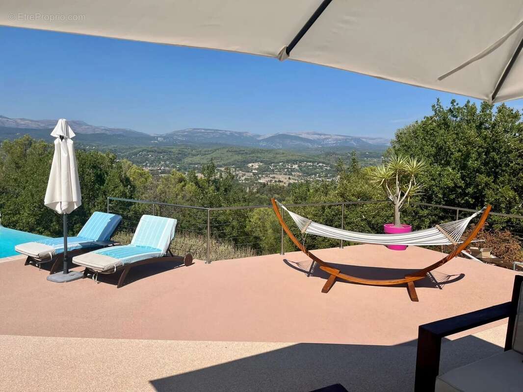 Maison à TOURRETTES