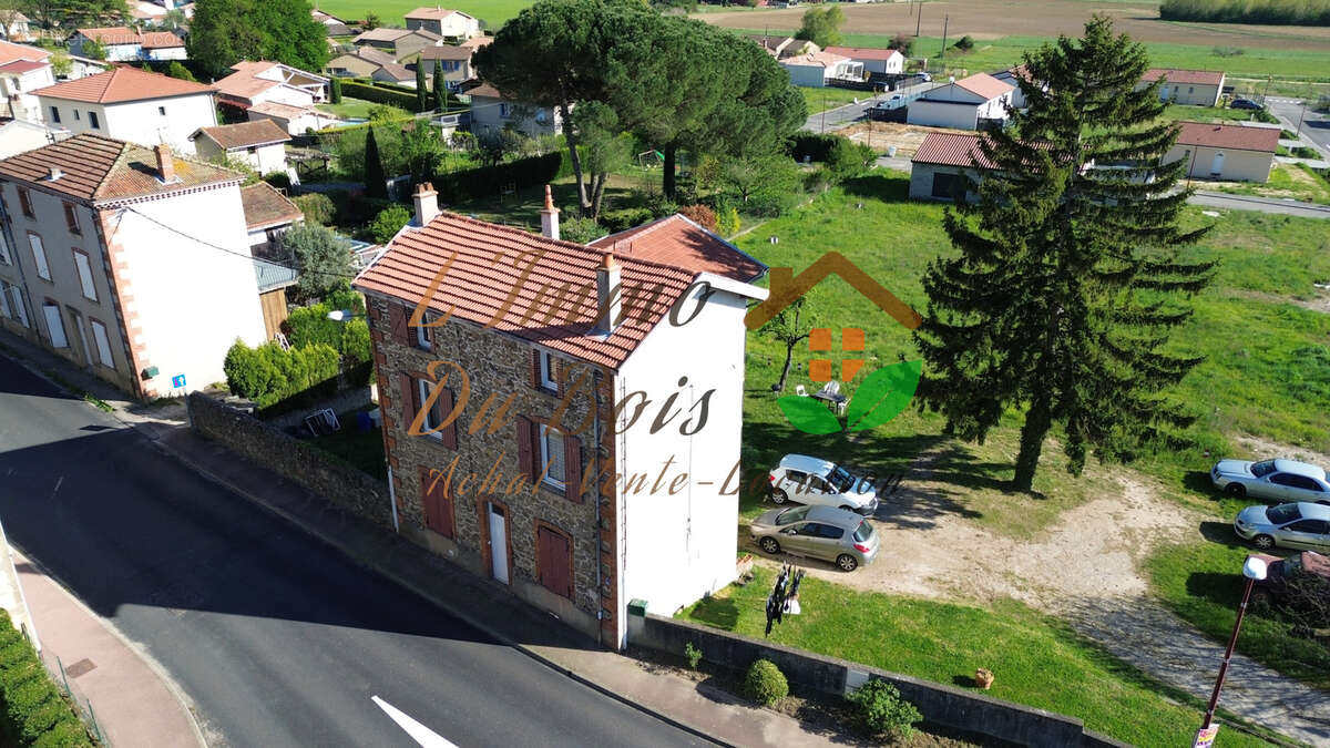 Maison à SAINT-UZE