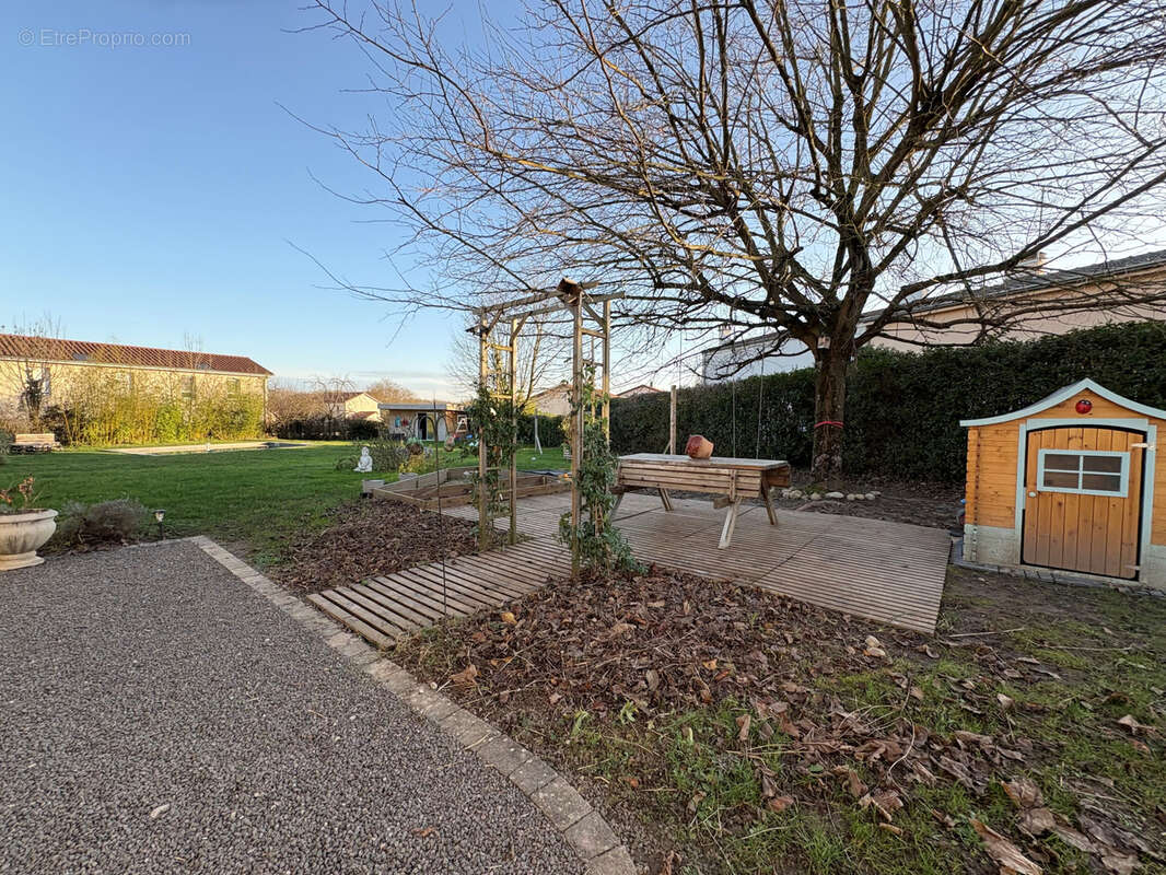 Maison à SAINT-PAUL-DE-VARAX