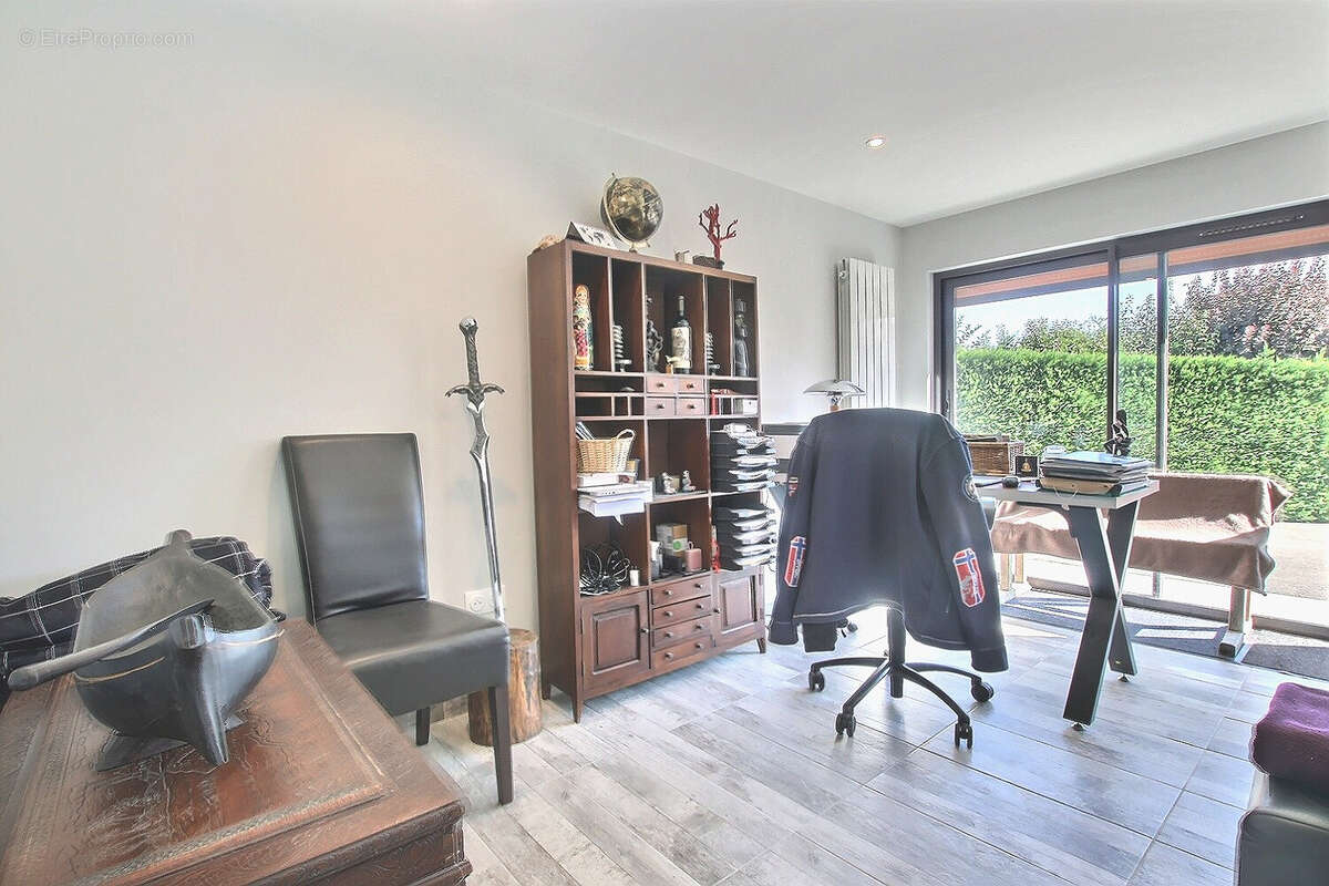 Maison à LA ROCHE-SUR-FORON