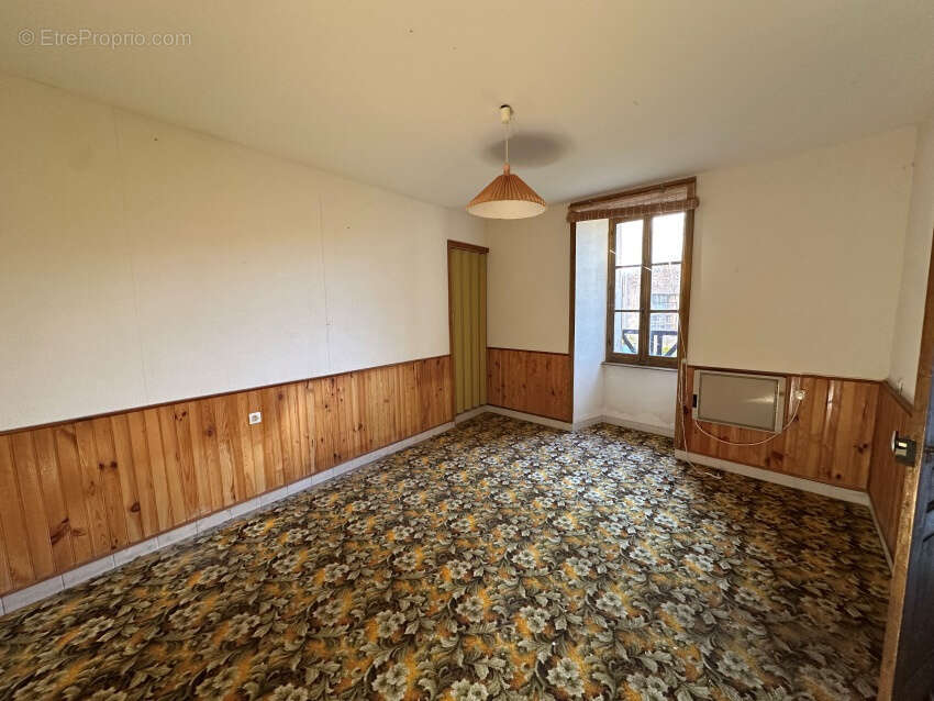 Maison à SAINT-GERVAIS-D&#039;AUVERGNE