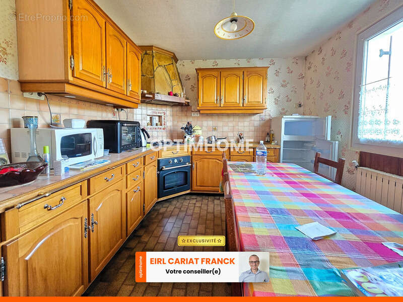 Maison à SAINT-ETIENNE-DE-FURSAC