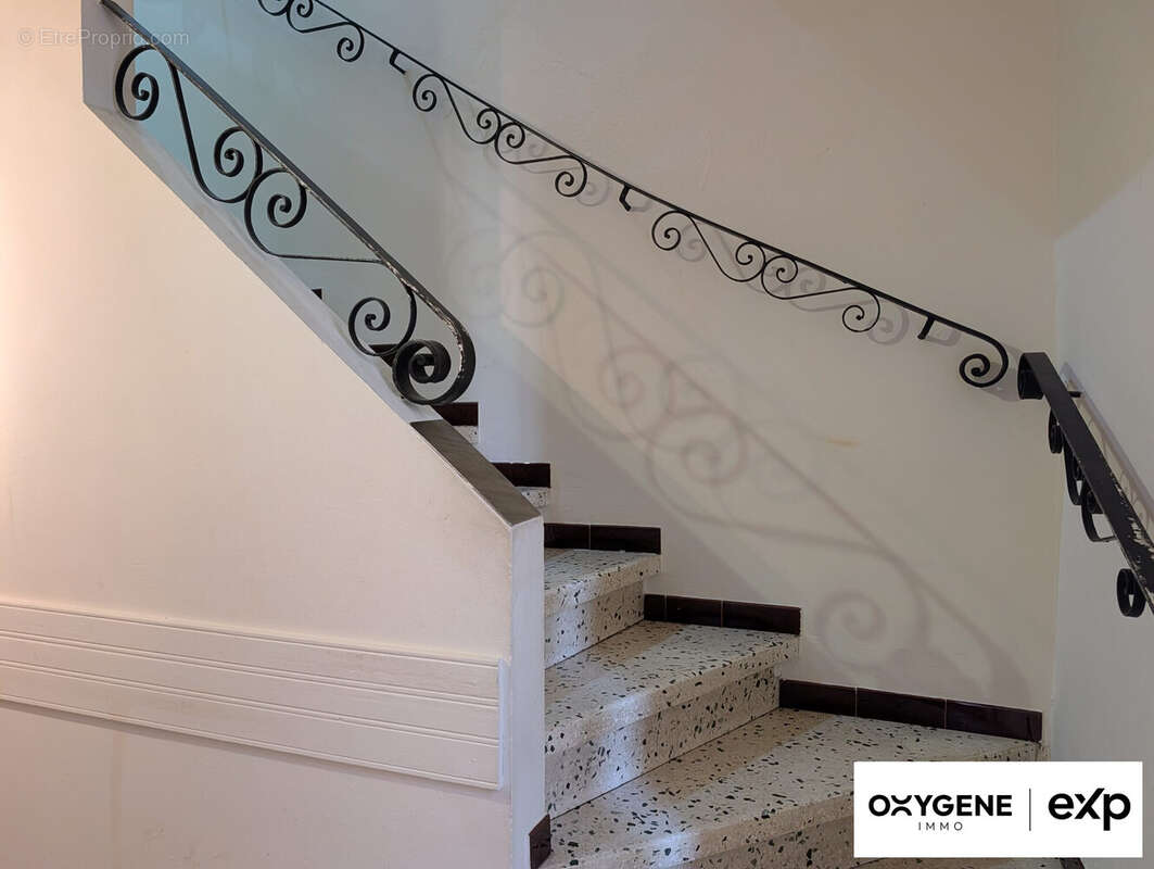 Maison à SAINT-LAURENT-DE-LA-SALANQUE