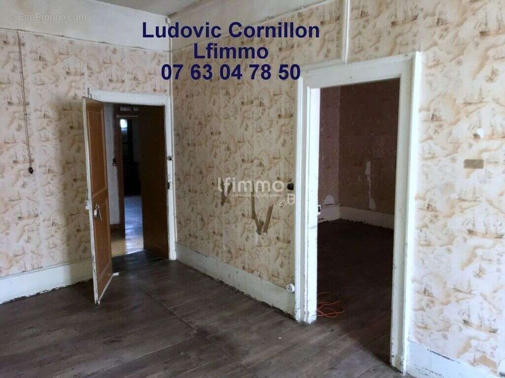 Maison à PIERRE-BUFFIERE