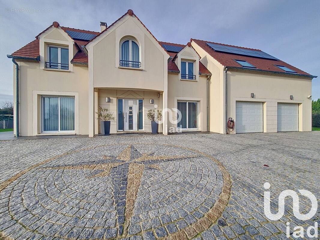 Photo 1 - Maison à FONTENAY-MAUVOISIN