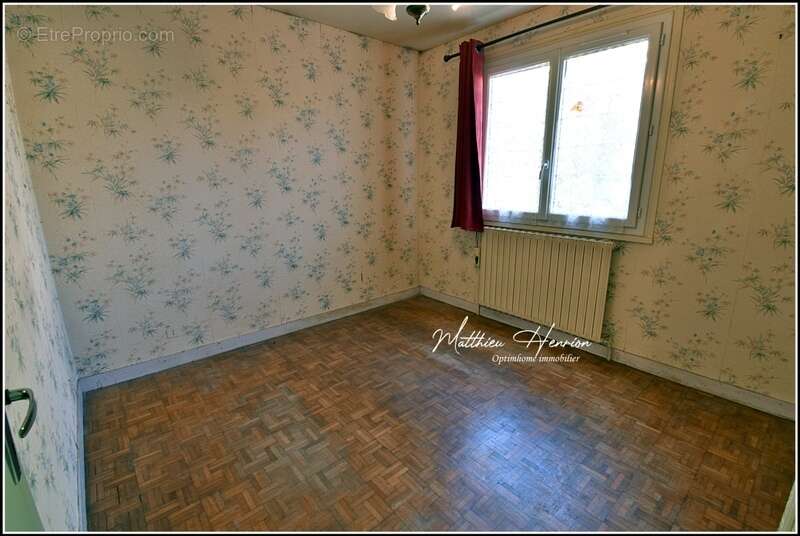 Maison à SYLVAINS-LES-MOULINS