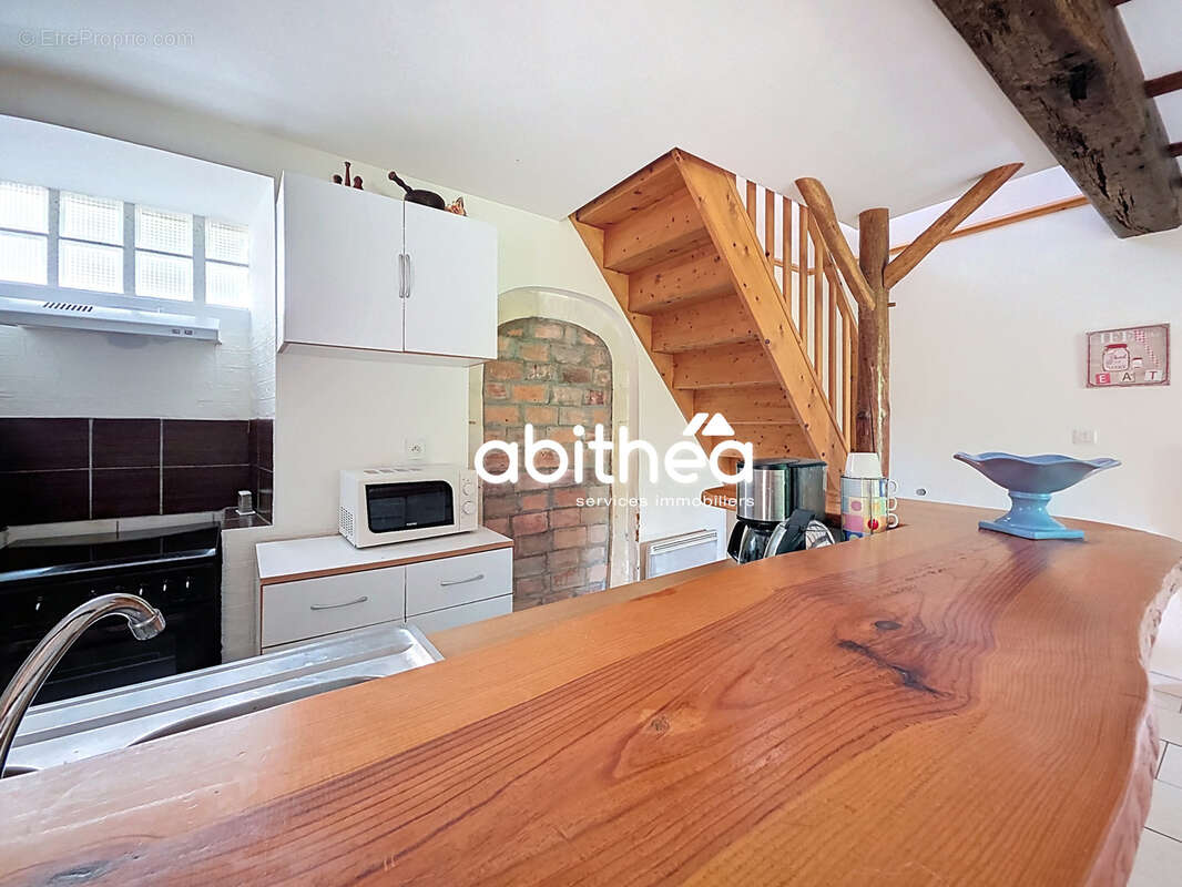 Ensemble immobilier  charentaise 148 m2  4 chambres  gite independant 75 m2  barzan - photo 4
