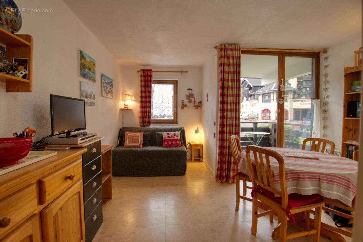 Appartement à MORILLON
