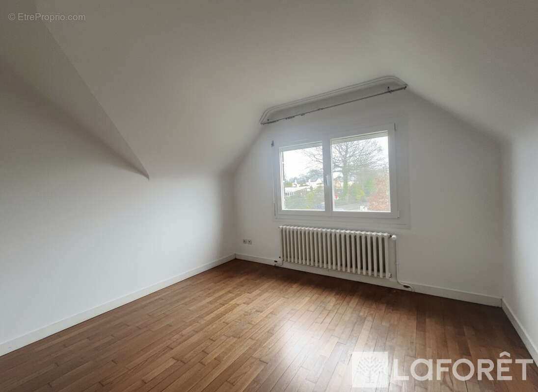 Maison à PLUSSULIEN