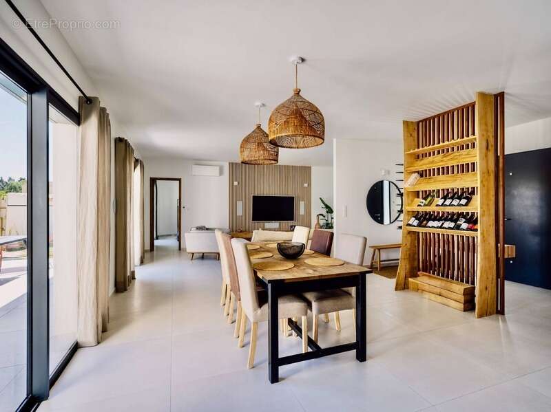 Maison à L&#039;ISLE-SUR-LA-SORGUE