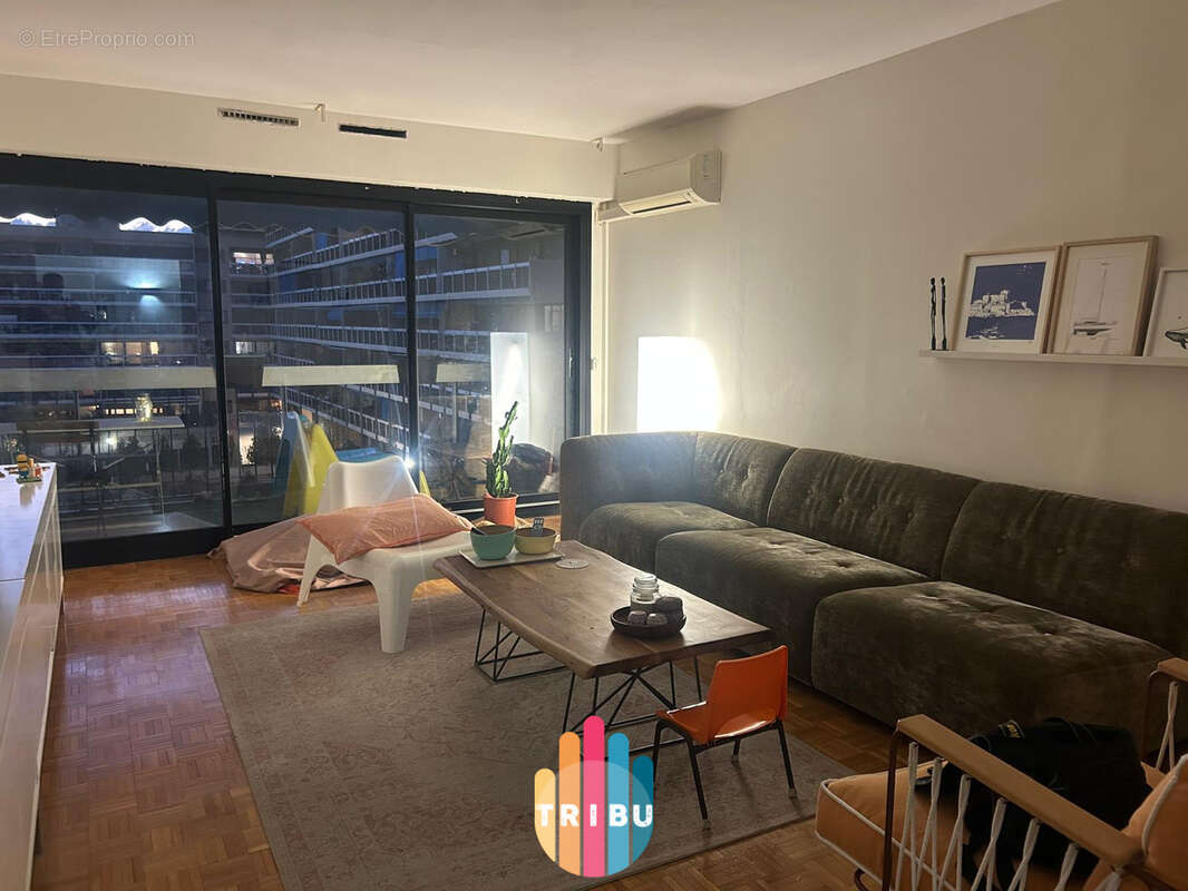 Appartement traversant de 95 m2 avec terrasse et double box   Résidence Le Méditerranée, Marseille - photo 4