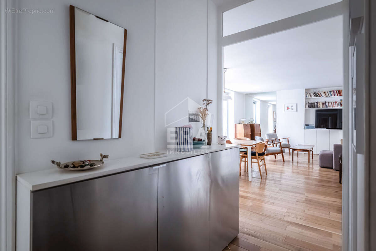 Appartement à PARIS-17E