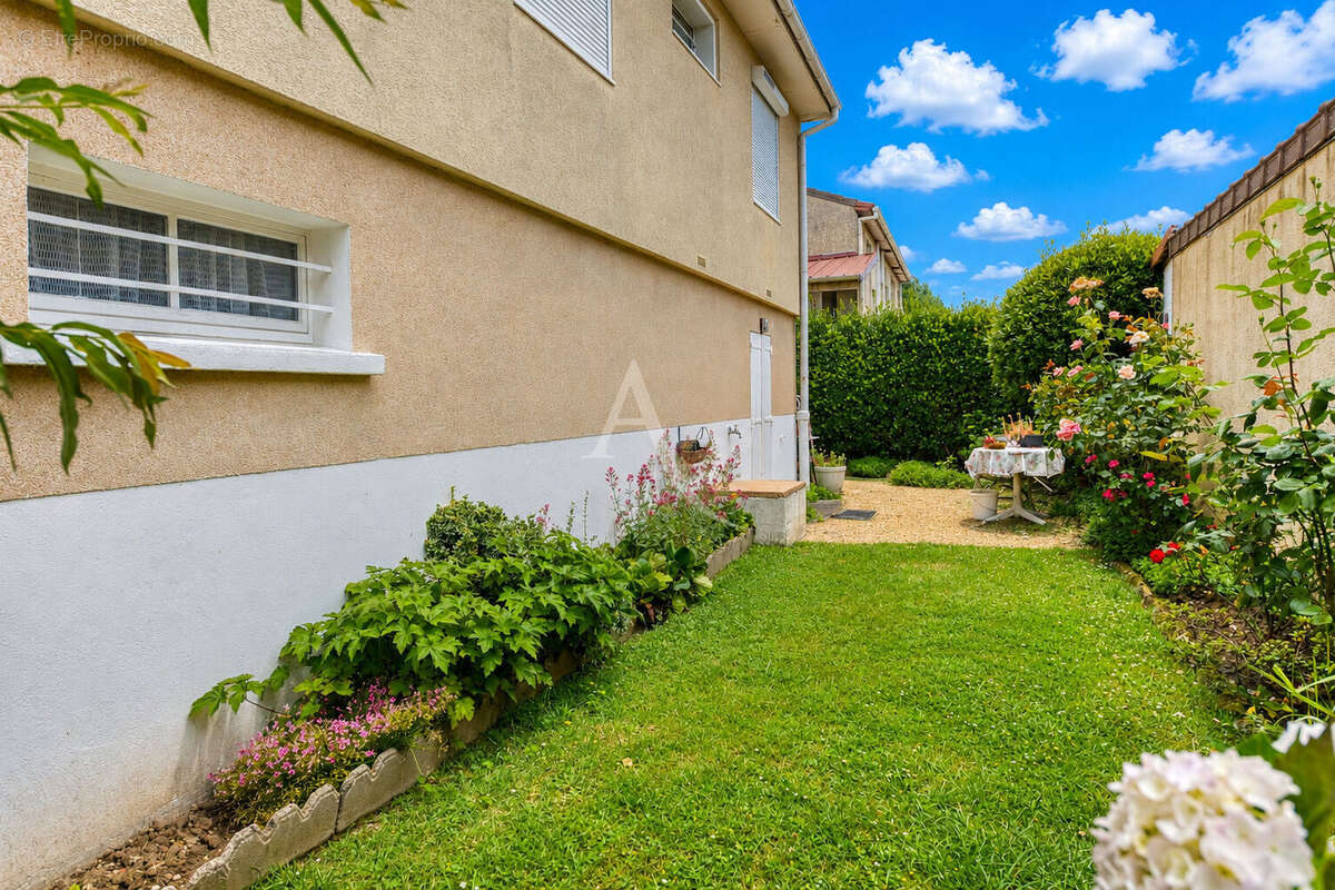 Maison à OZOIR-LA-FERRIERE
