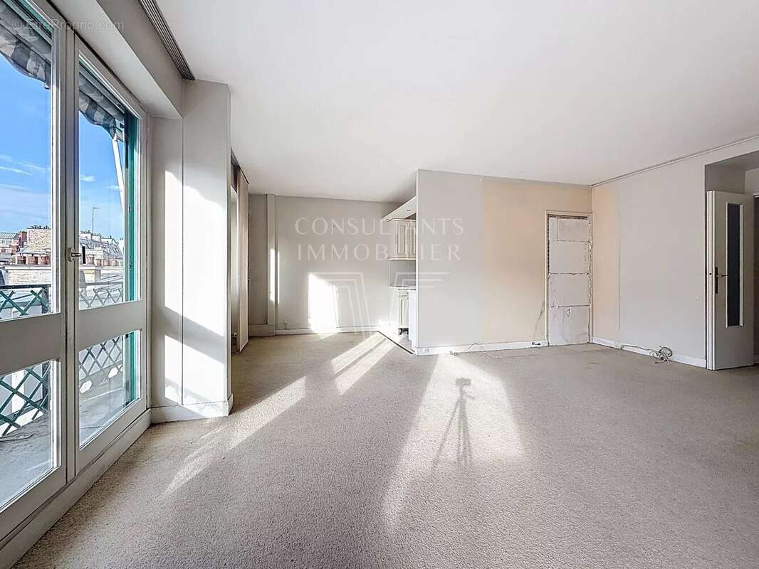 Appartement à PARIS-17E