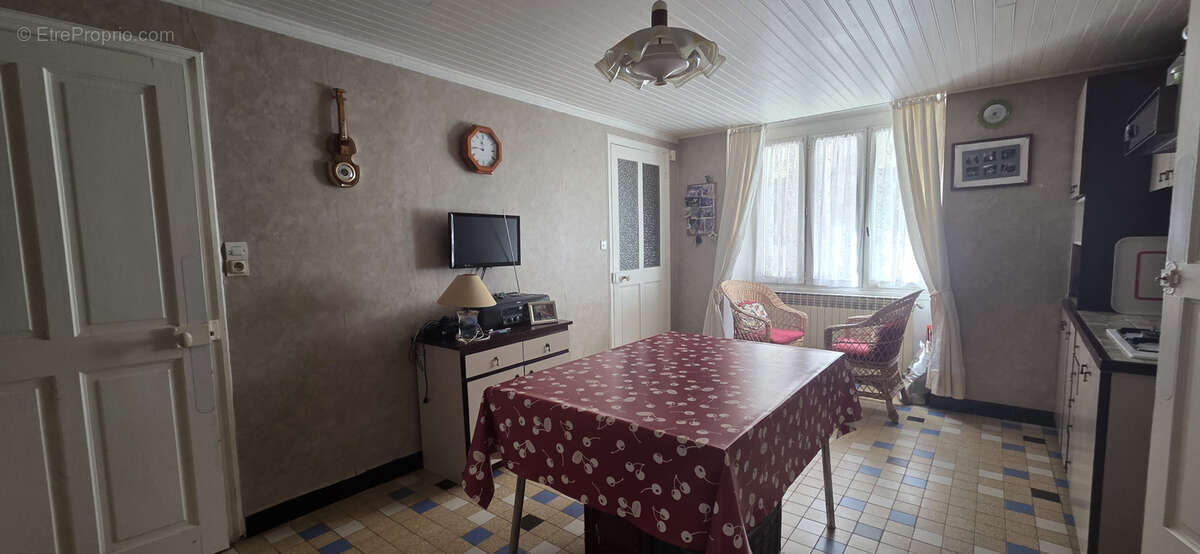 Maison de village avec terrain et dépendance - photo 4