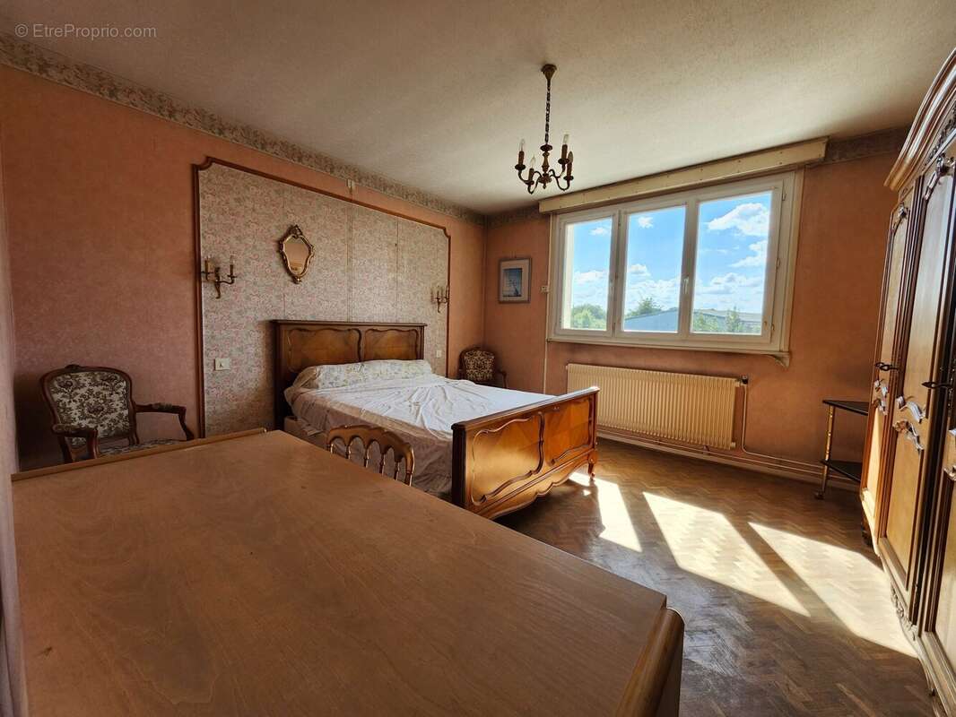 Chambre - Maison à HENIN-BEAUMONT