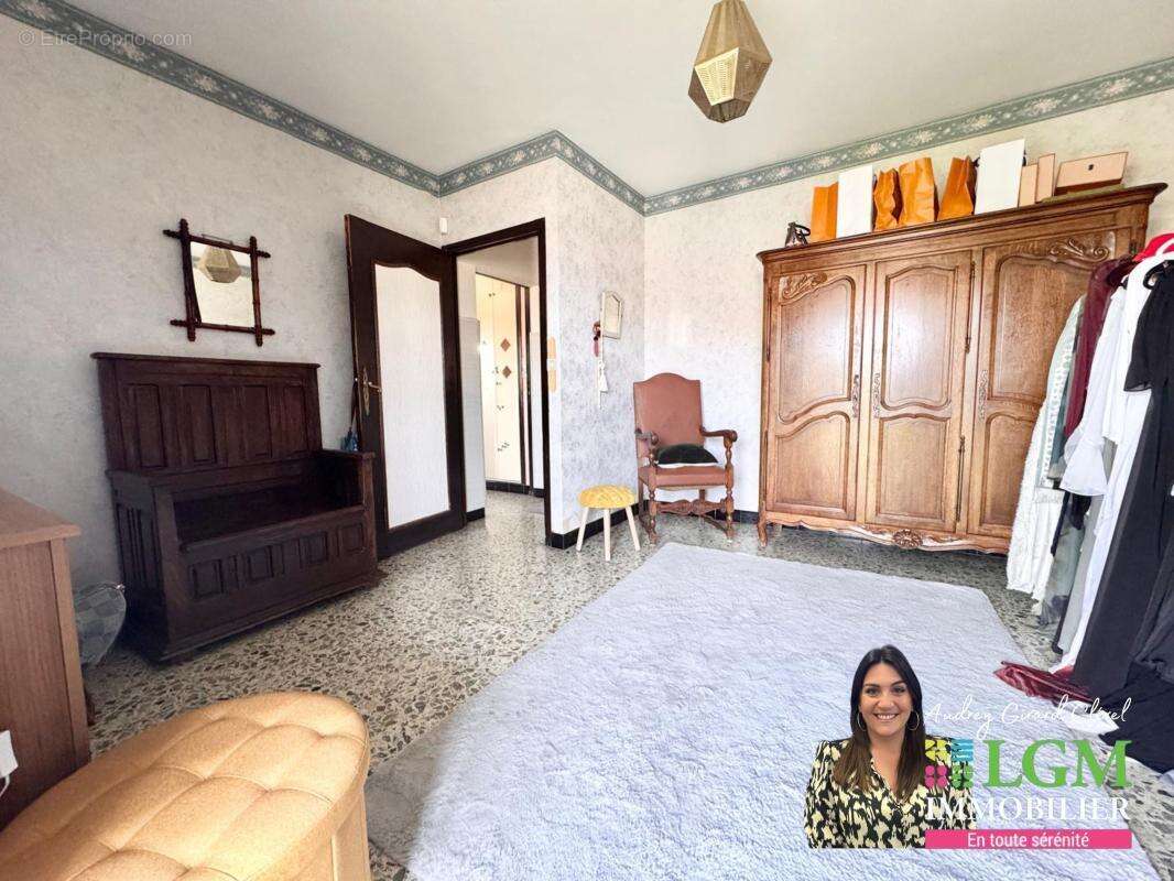 Maison familiale, 930m2 de terrain divisible, 5 chambres, appartement T2 indépendant, garage, piscine - photo 10