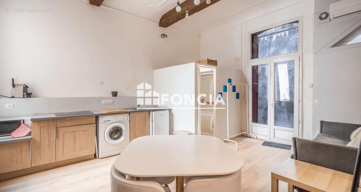 Montpellier centre ecusson superbe 1p de 23 m2 hab plus une terrasse cour de 12m2 - photo 3