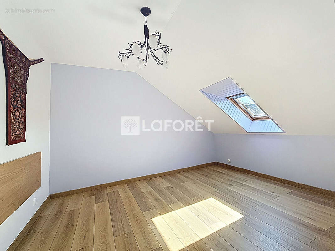 Maison Gennes Val De Loire 9 pièce(s) 185 m2 - photo 12