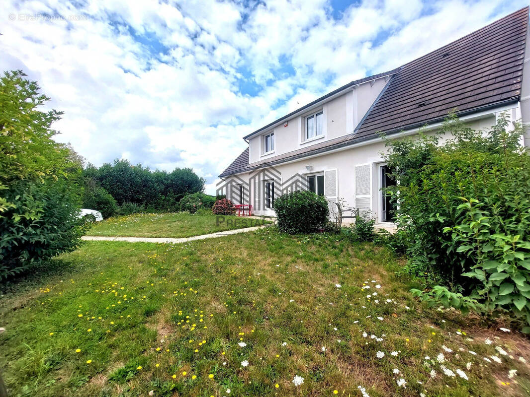 Maison à ANGERVILLE-LA-CAMPAGNE