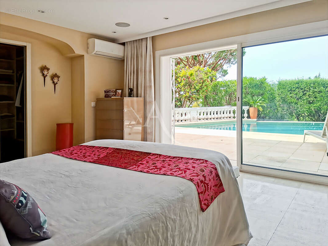Maison Le Cannet Mairie 5 pièces 200 m² - Terrain 1350m² - Vue mer - Piscine - Jardins et terrasses exotiques - photo 5