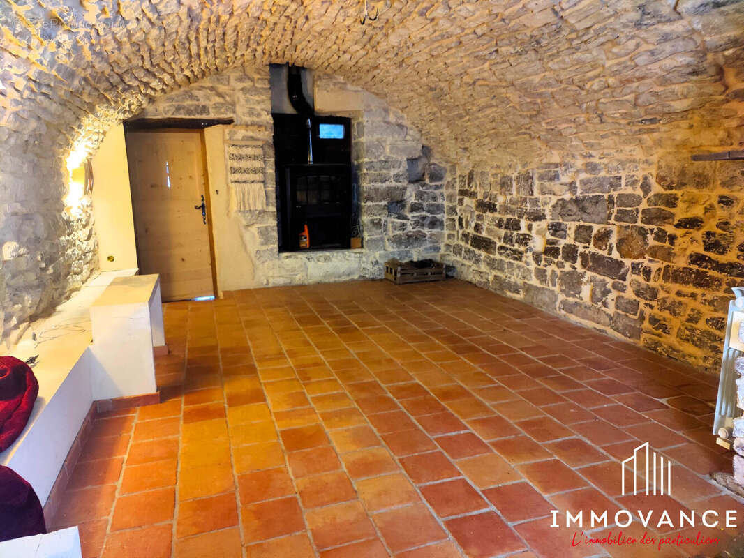 Maison à VIOLS-LE-FORT