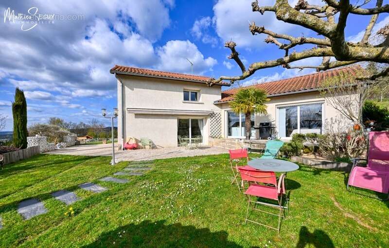 Propriété exceptionnelle à VALEILLE (42) avec parc agréamenté d'une piscine à débordement - photo 41
