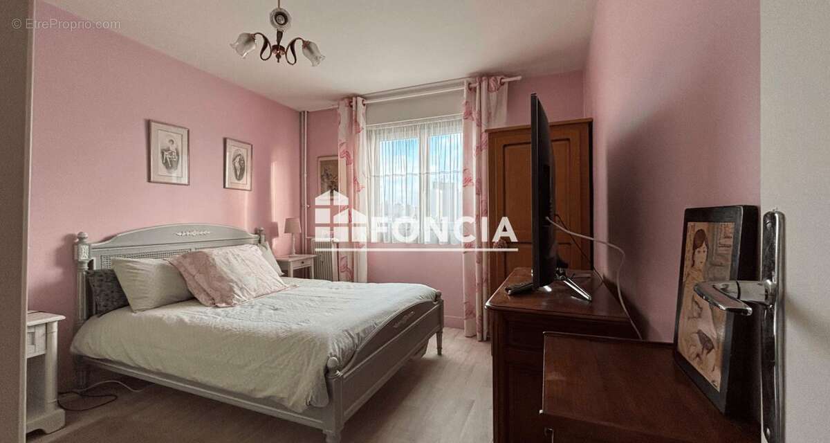 Appartement à PARIS-19E