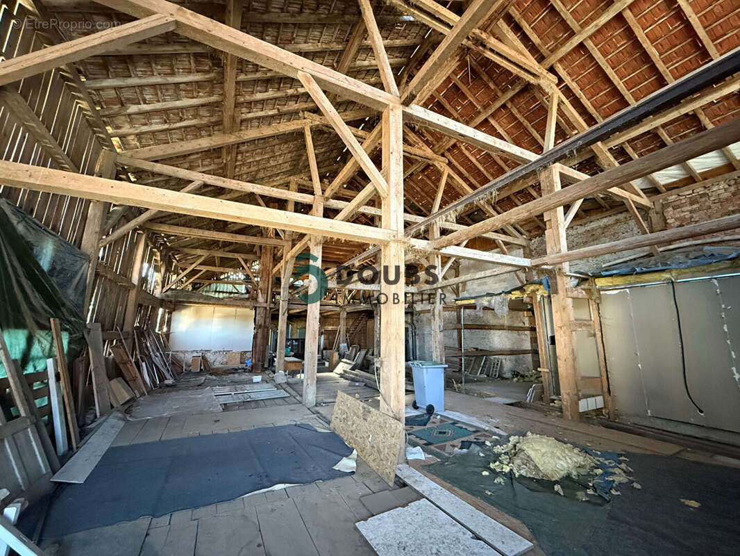 Appartement à FERRIERES-LE-LAC