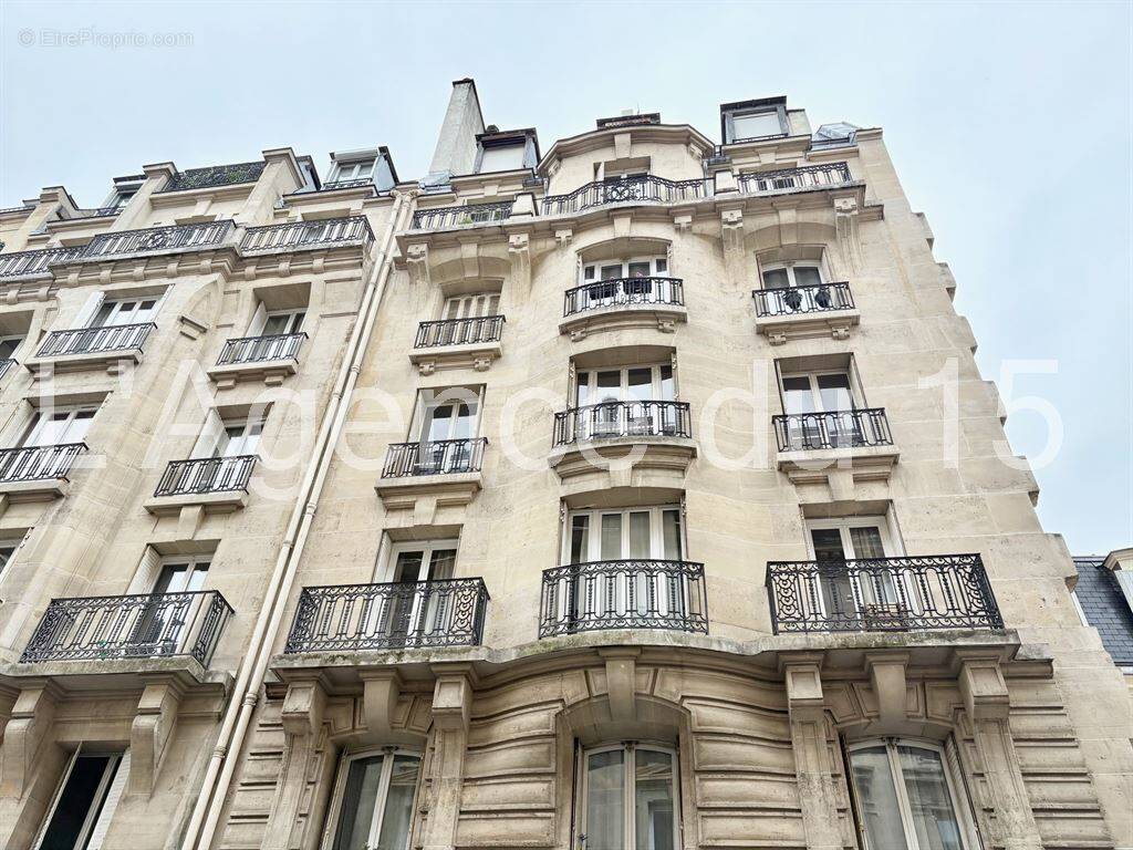 Appartement à PARIS-15E