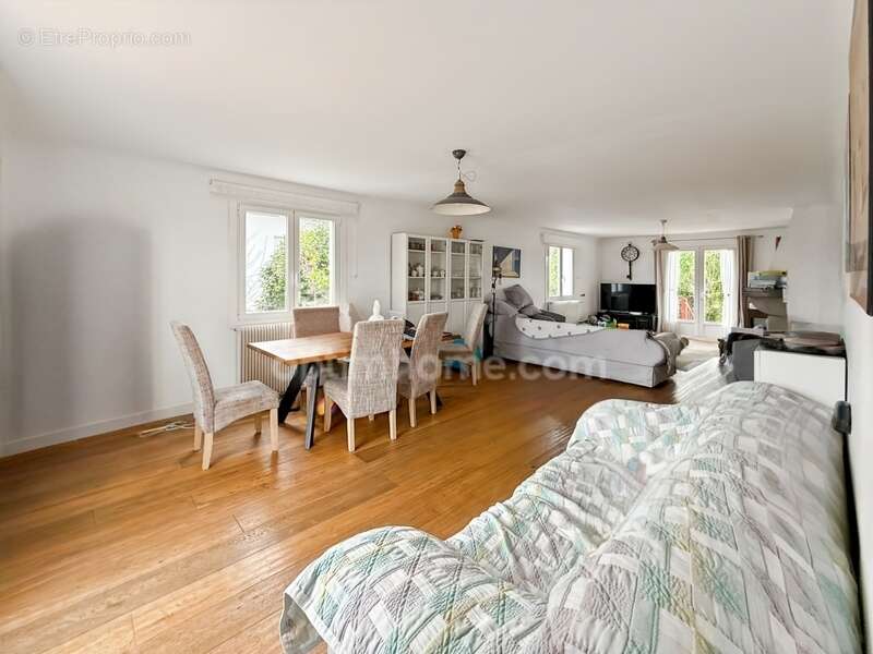 HENDAYE – Maison familiale avec 2 appartements indépendants – 224 m² – Garage 40 m² - photo 16