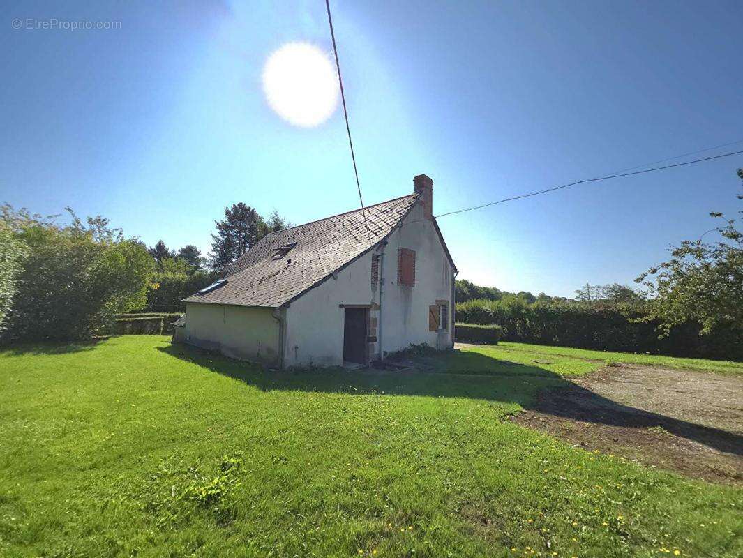 Maison à LA FERRIERE-AU-DOYEN