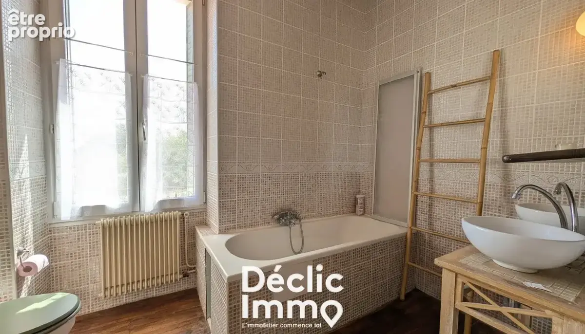 Maison familiale avec jardin et dépendances  entre Civray et Ruffec - photo 14
