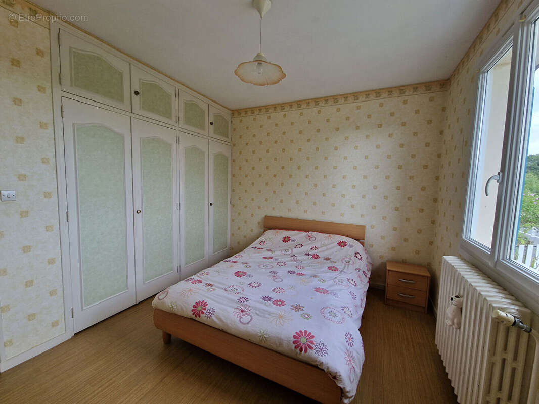 Maison à SAINT-POIX