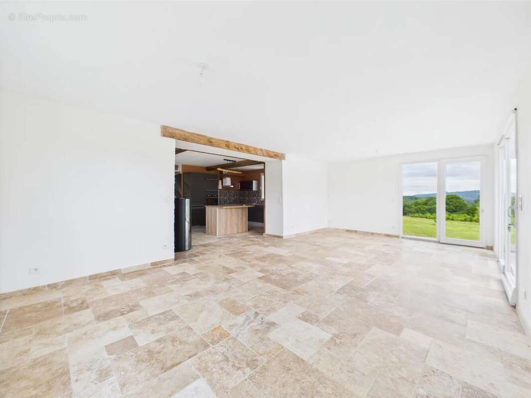 Maison à DUN-LES-PLACES