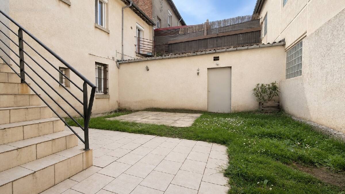 Appartement à LOUVRES