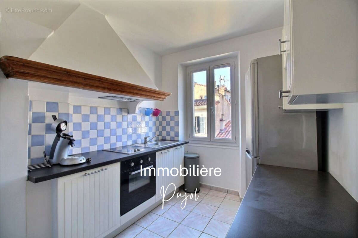 Appartement à MARSEILLE-5E