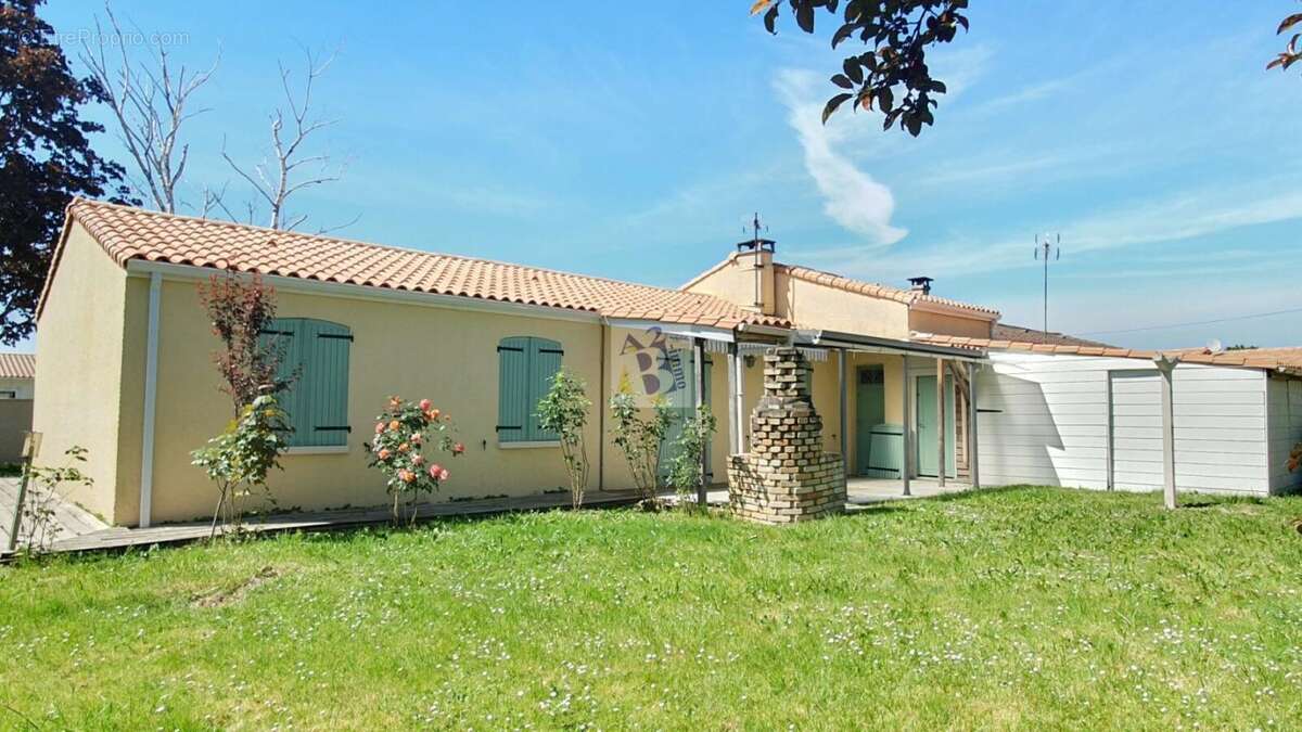 Maison à SAINT-YRIEIX-SUR-CHARENTE