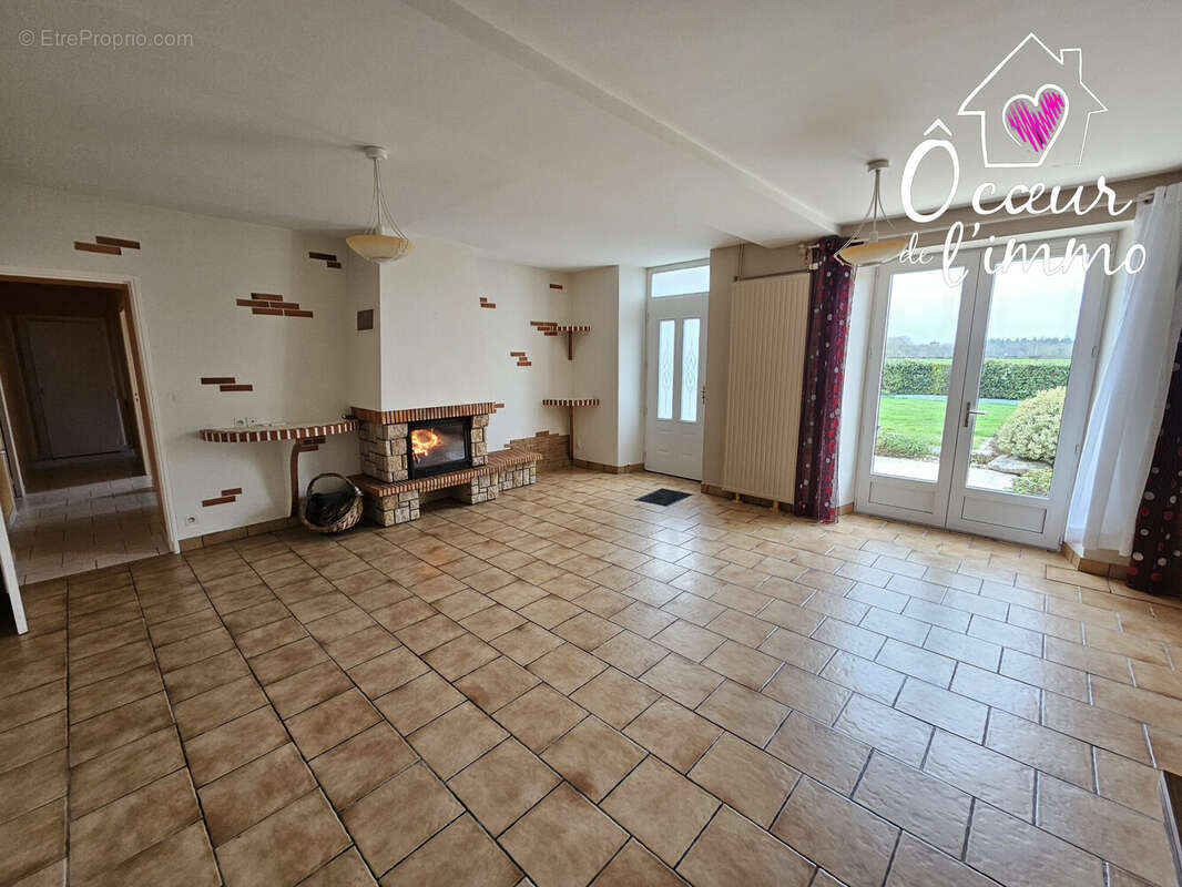 Maison à MAZIERES-EN-MAUGES