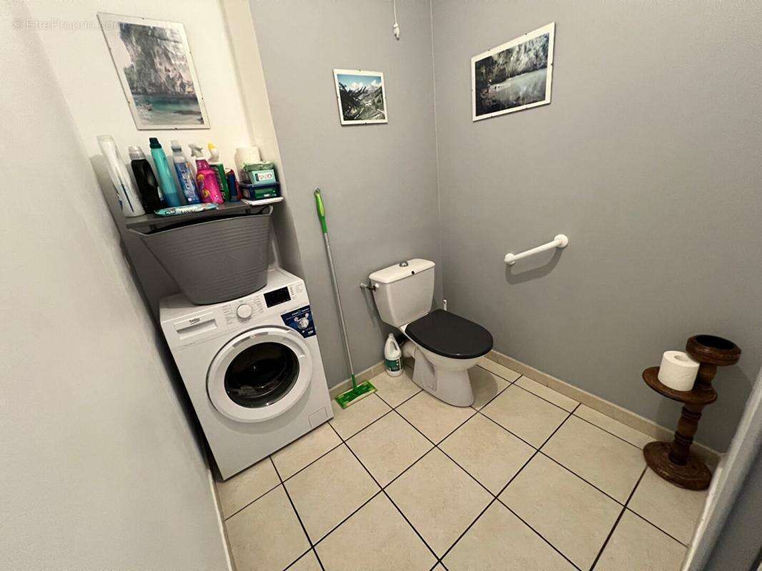 Appartement à SAINT-MITRE-LES-REMPARTS