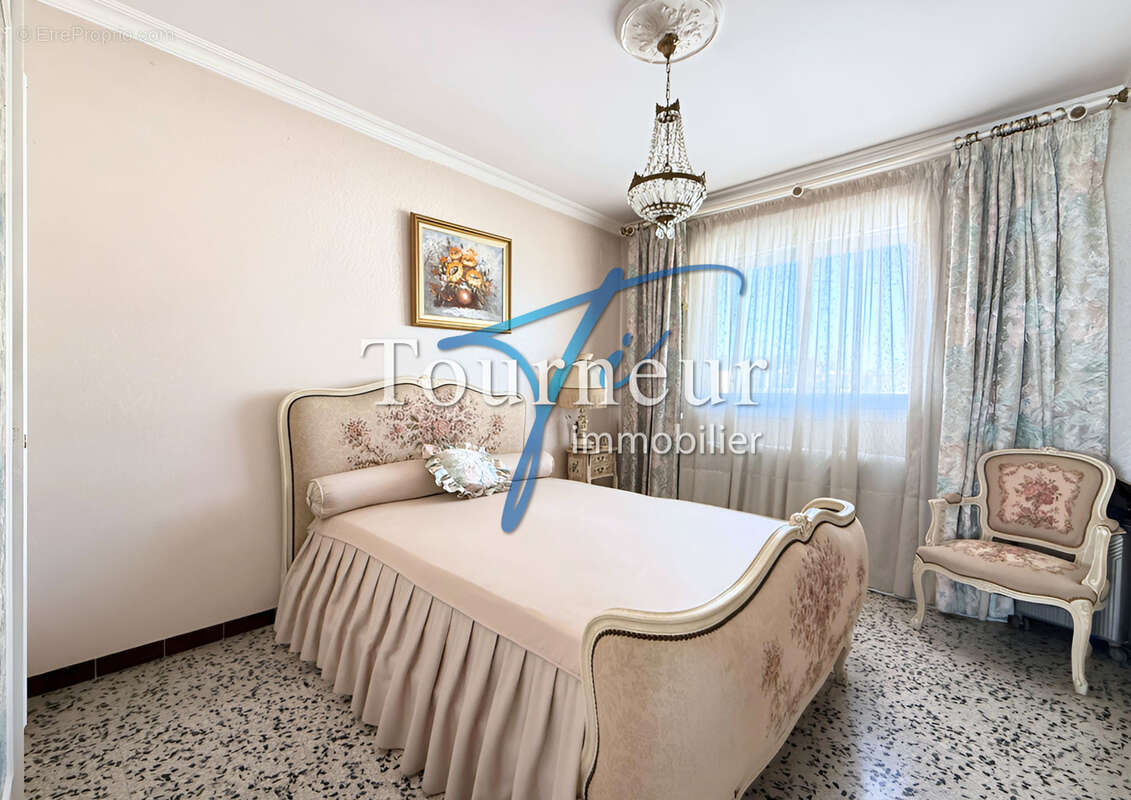 Appartement à SIX-FOURS-LES-PLAGES