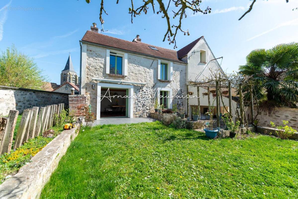 Photo 1 - Maison à VER-SUR-LAUNETTE